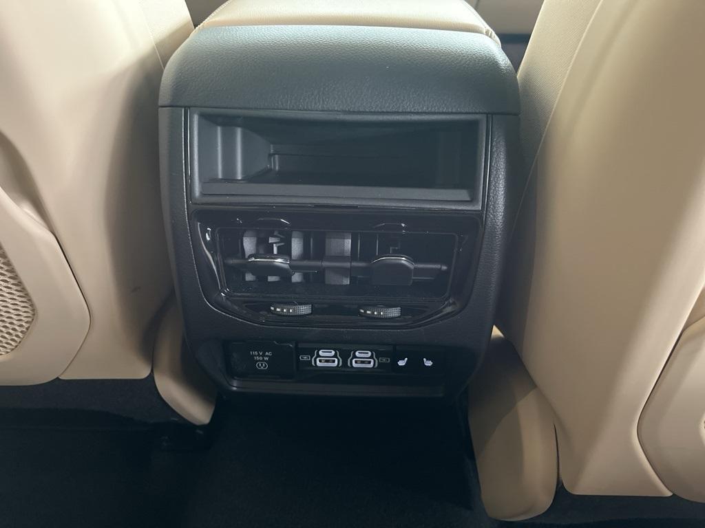 used 2024 Jeep Grand Cherokee car, priced at $35,885