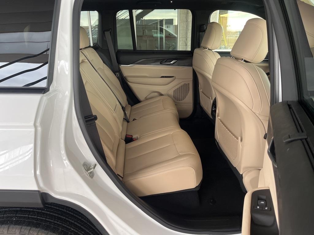 used 2024 Jeep Grand Cherokee car, priced at $35,885