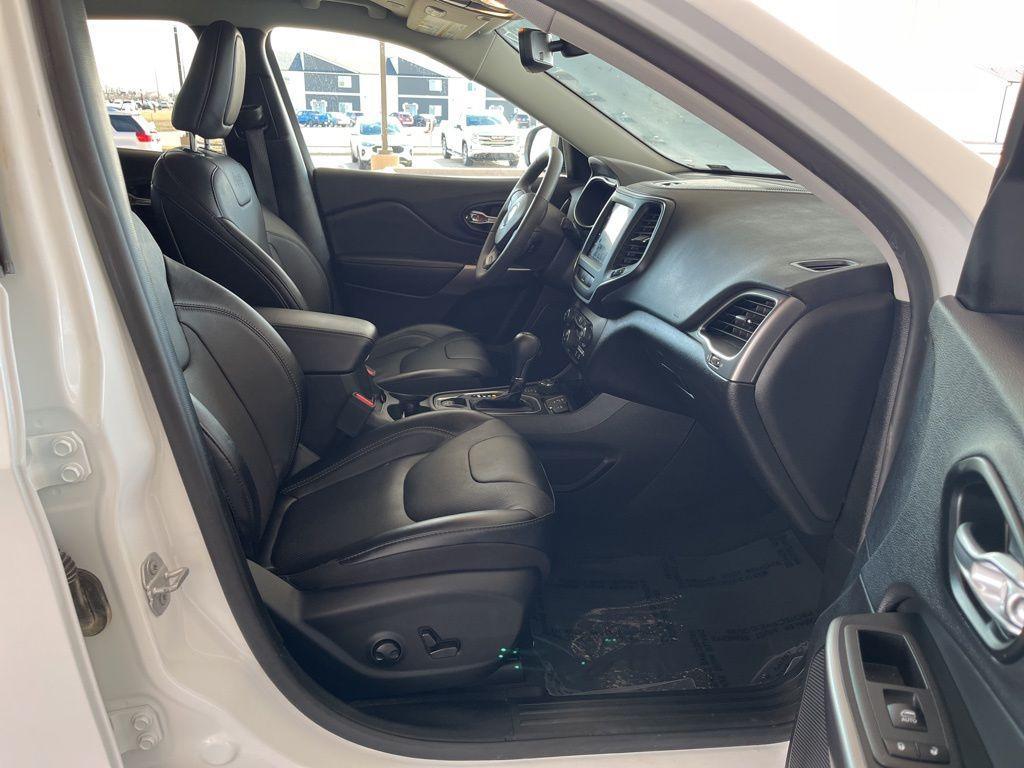 used 2022 Jeep Cherokee car, priced at $22,333