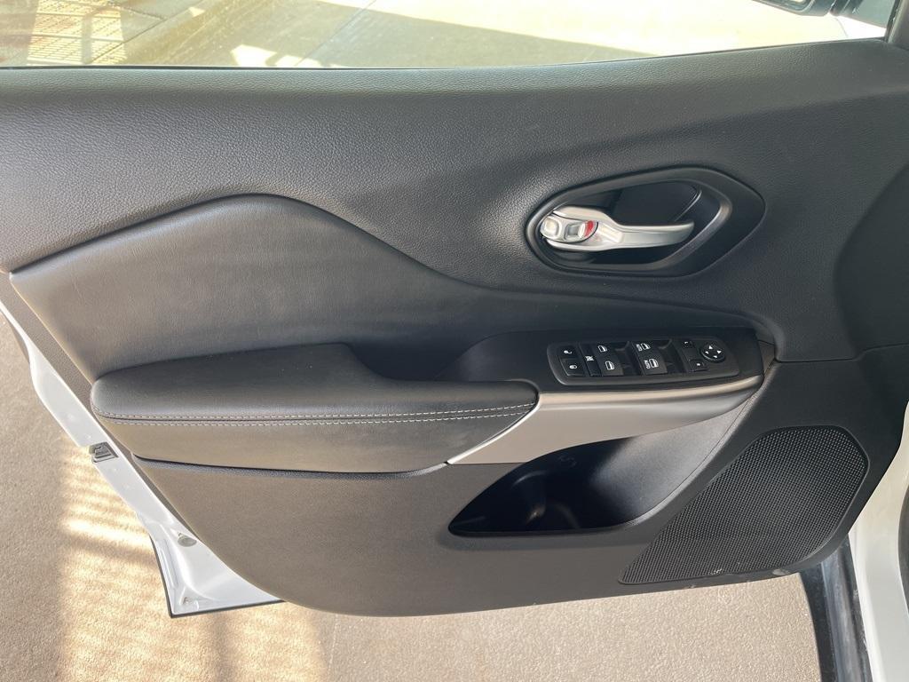 used 2022 Jeep Cherokee car, priced at $23,200