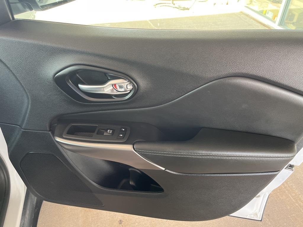 used 2022 Jeep Cherokee car, priced at $23,200