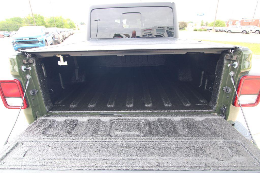 used 2022 Jeep Gladiator car, priced at $27,333