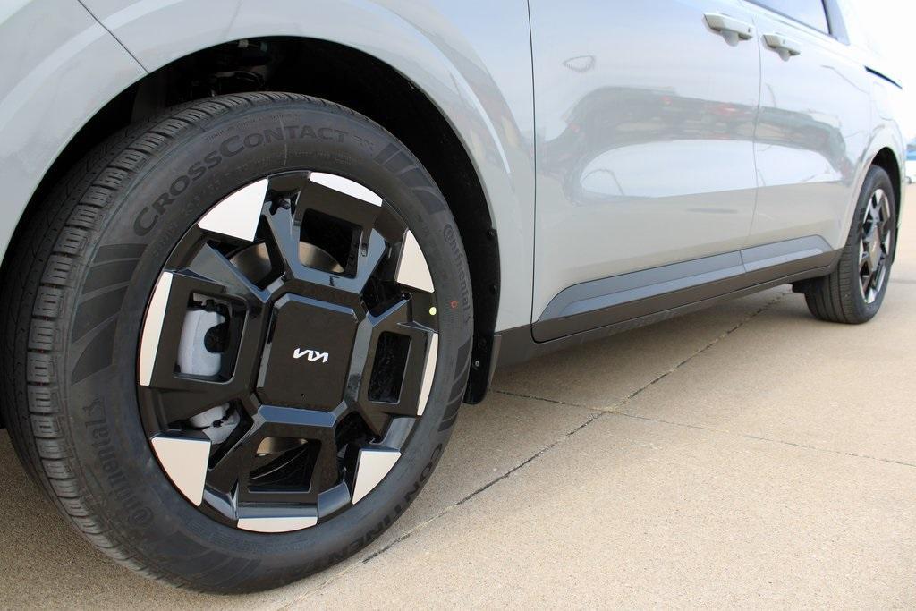 new 2026 Kia Carnival car, priced at $44,475