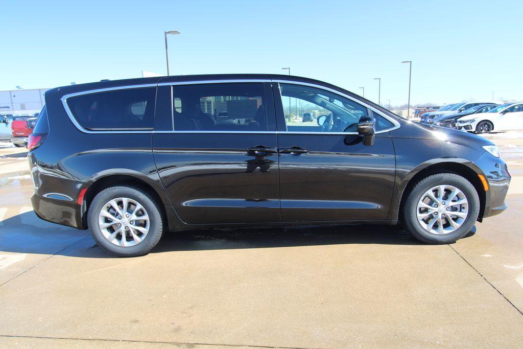 new 2026 Chrysler Pacifica car