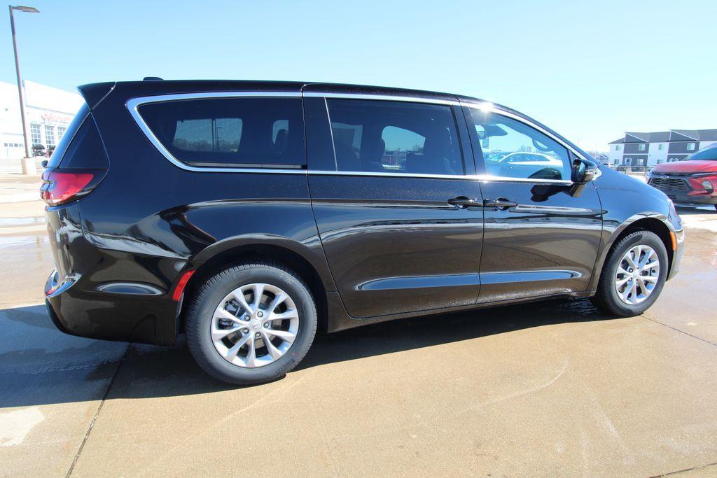 new 2026 Chrysler Pacifica car
