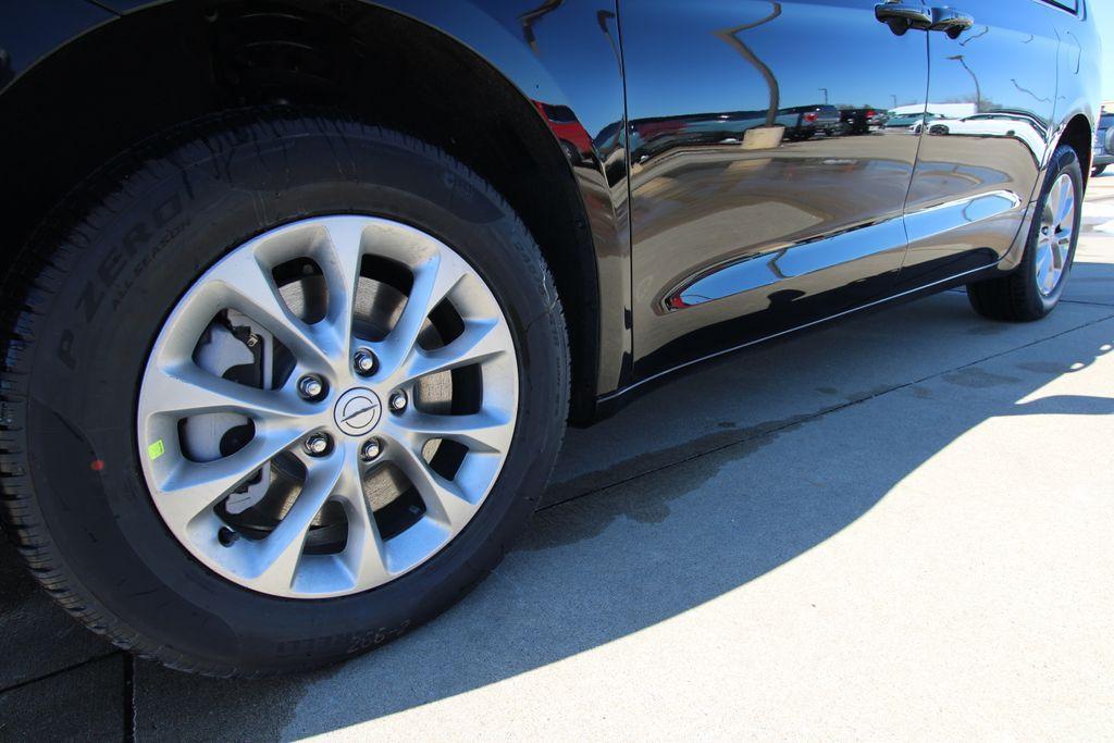 new 2026 Chrysler Pacifica car