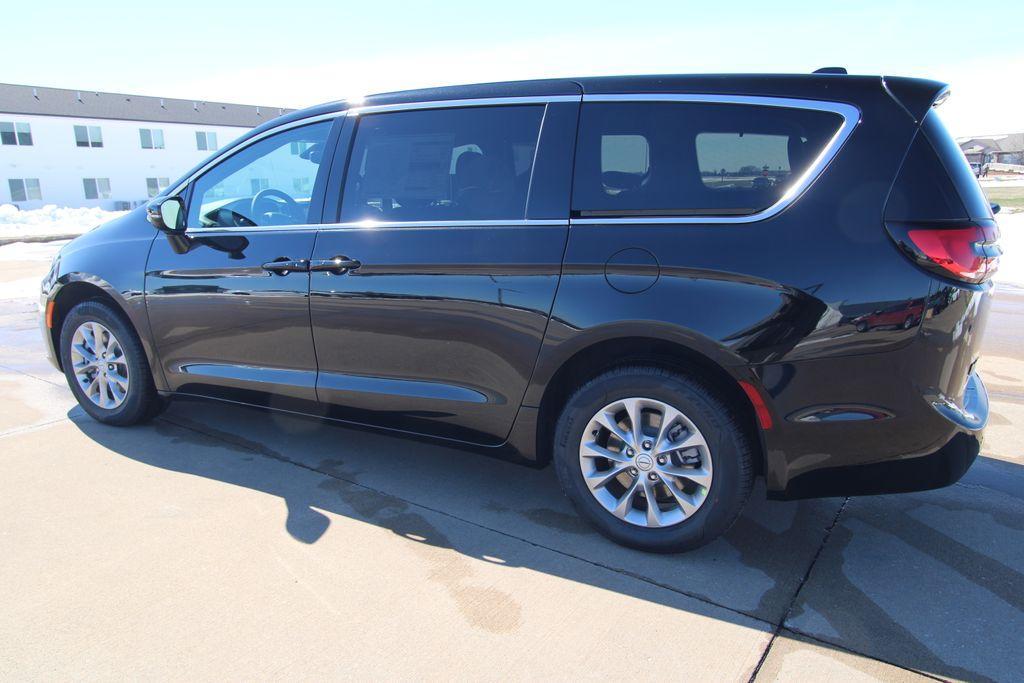 new 2026 Chrysler Pacifica car