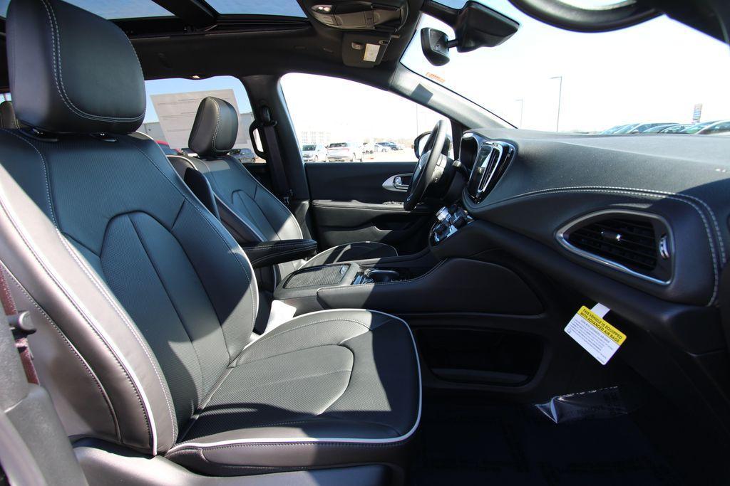 new 2026 Chrysler Pacifica car