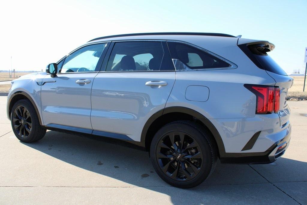 used 2023 Kia Sorento car, priced at $23,905