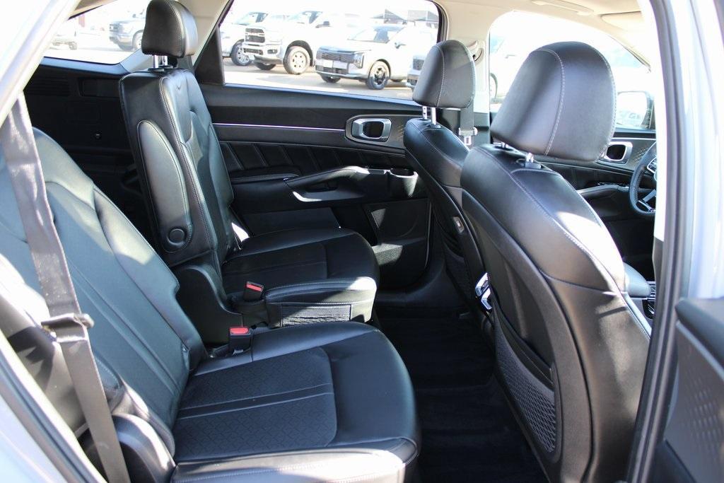 used 2023 Kia Sorento car, priced at $23,905