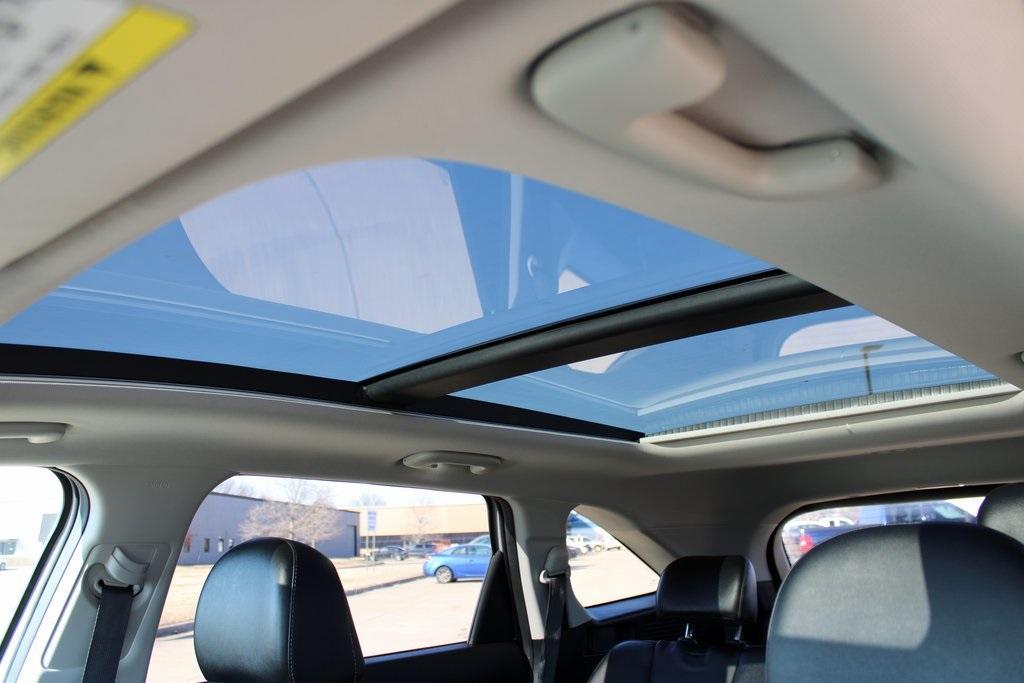 used 2023 Kia Sorento car, priced at $23,905