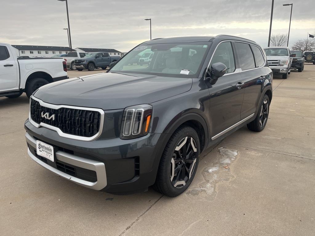 used 2023 Kia Telluride car, priced at $34,800