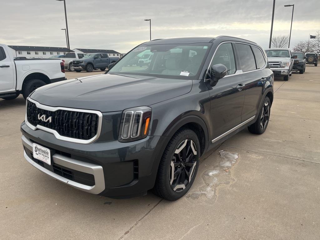 used 2023 Kia Telluride car, priced at $34,800