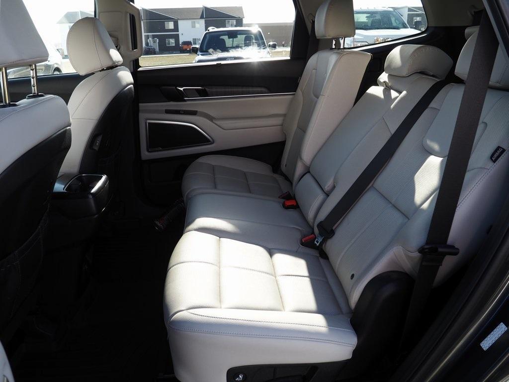 used 2023 Kia Telluride car, priced at $31,775