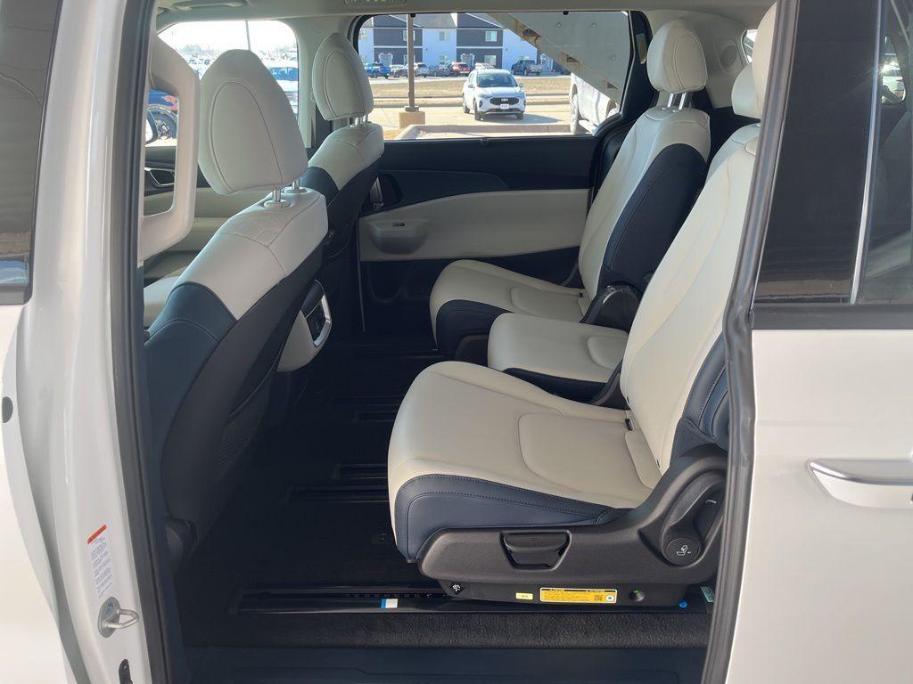 new 2026 Kia Carnival car, priced at $48,395