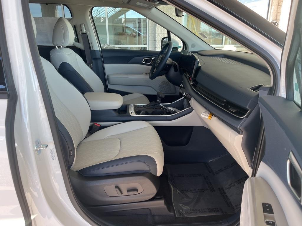 new 2026 Kia Carnival car, priced at $48,395