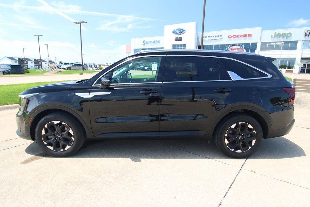 used 2024 Kia Sorento car, priced at $29,057