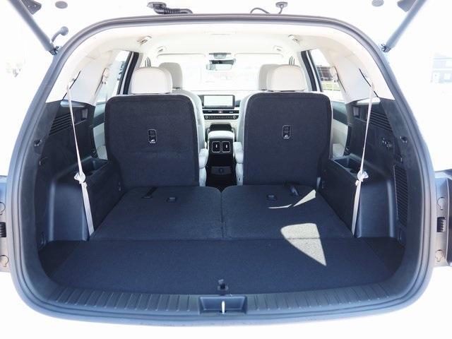 new 2025 Kia Sorento Hybrid car, priced at $43,140