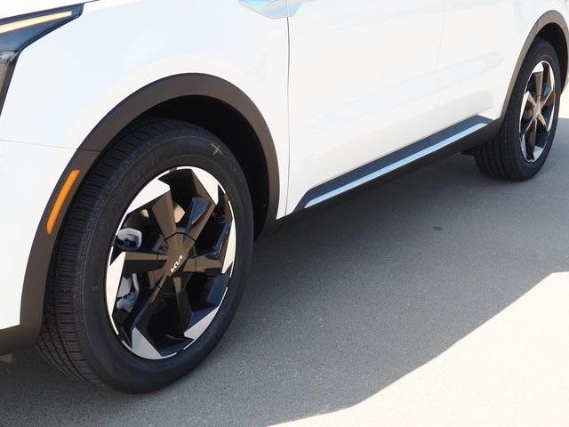 new 2025 Kia Sorento Hybrid car, priced at $43,140