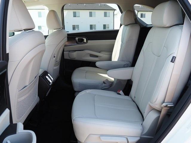 new 2025 Kia Sorento Hybrid car, priced at $43,140