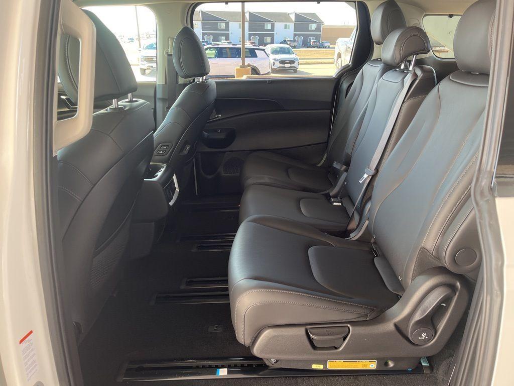 new 2026 Kia Carnival car, priced at $49,395