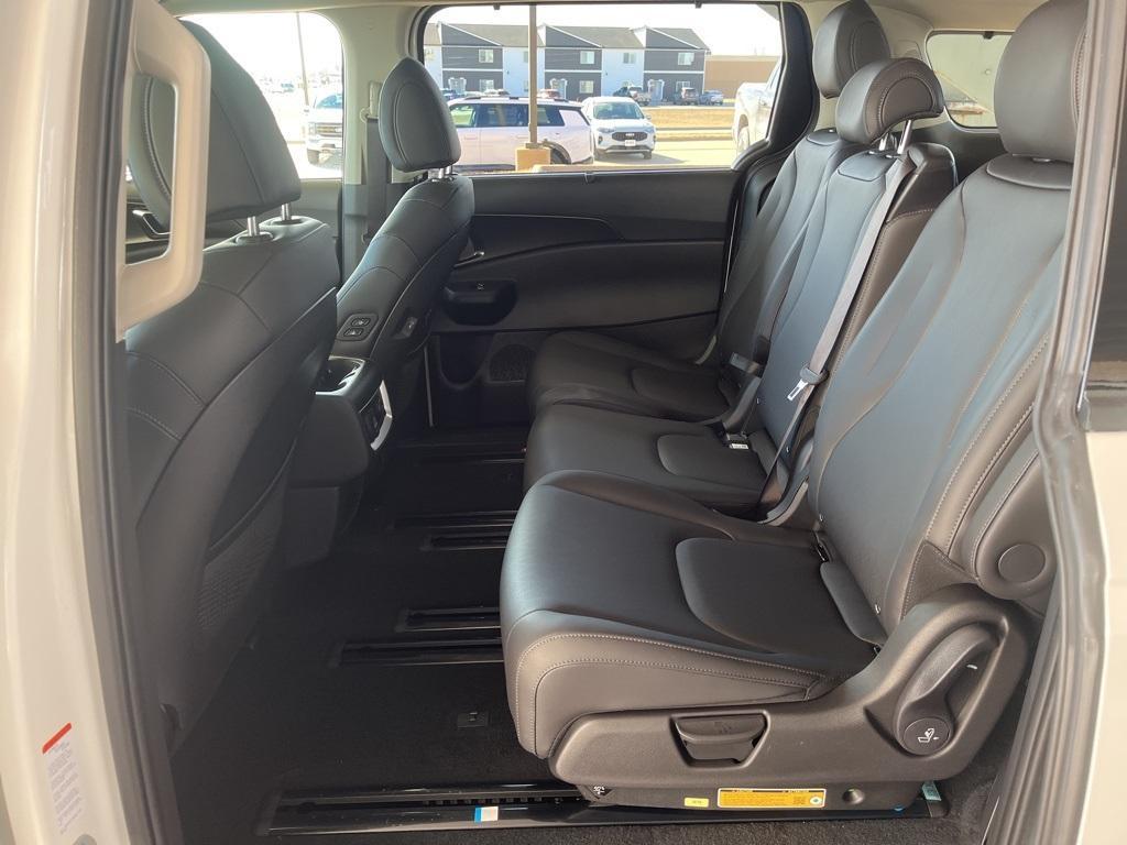 new 2026 Kia Carnival car, priced at $49,395