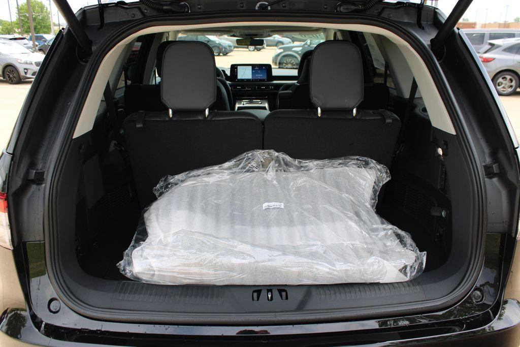 new 2026 Lincoln Aviator car, priced at $76,256