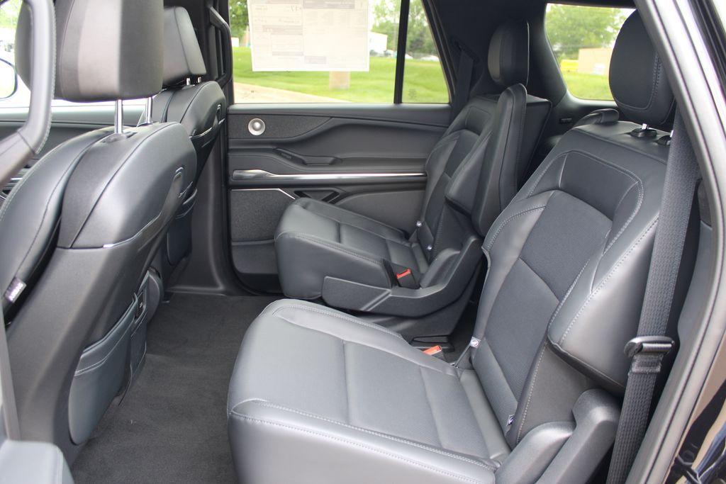 new 2026 Lincoln Navigator L car, priced at $101,328