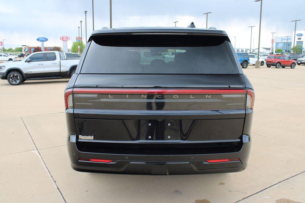 new 2026 Lincoln Navigator L car, priced at $101,328