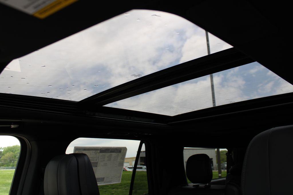 new 2026 Lincoln Navigator L car, priced at $101,328