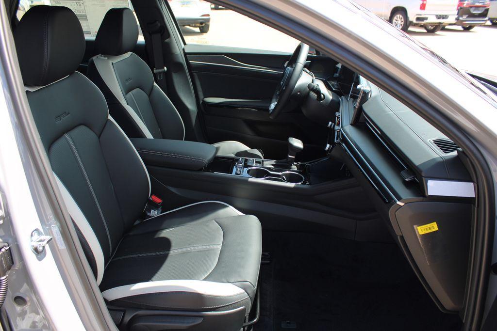 new 2026 Kia K5 car, priced at $32,030
