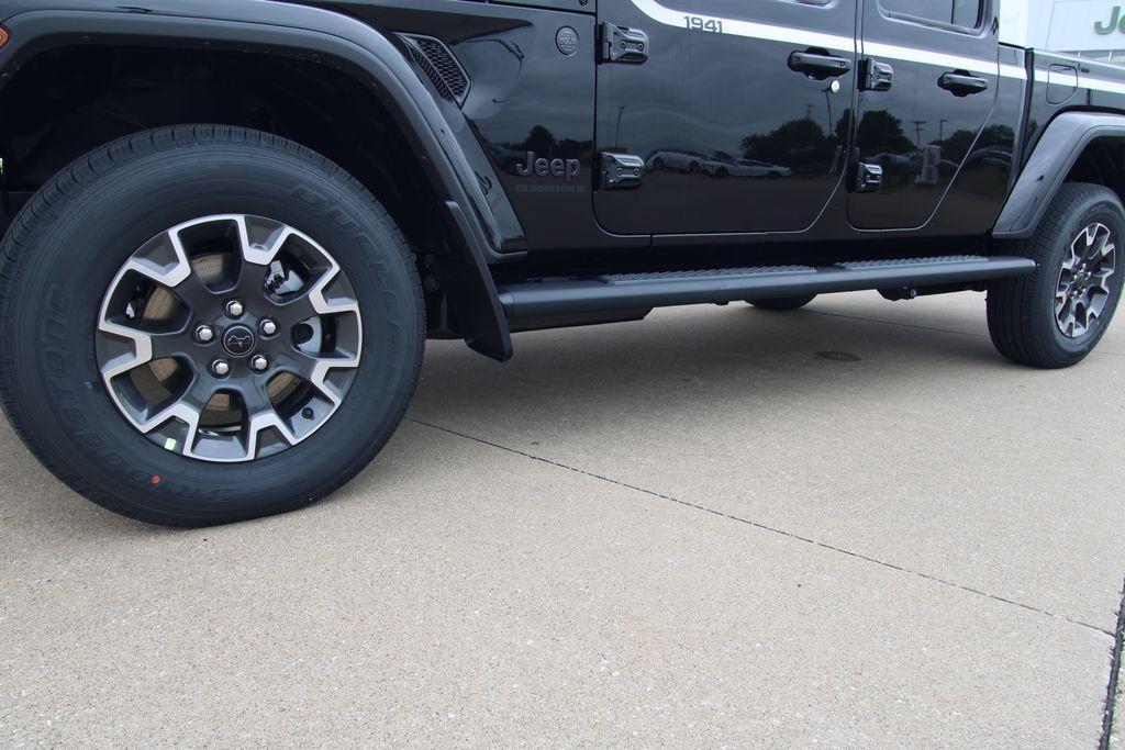 new 2026 Jeep Gladiator car, priced at $53,910