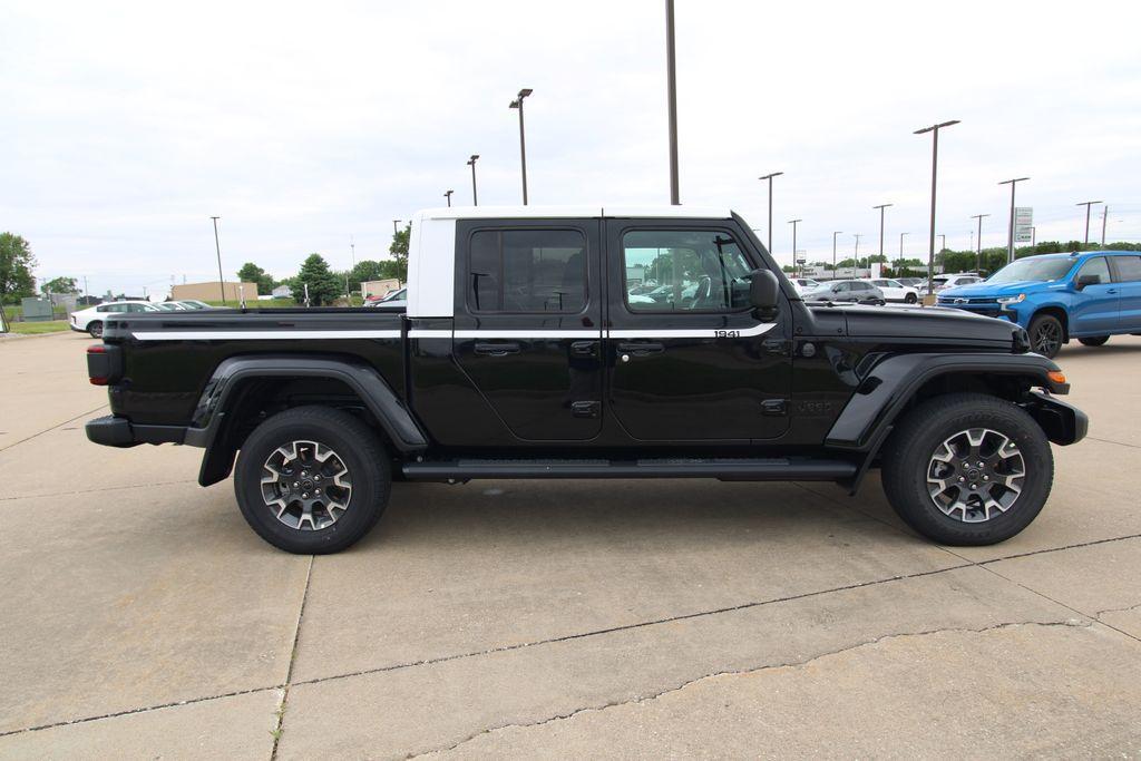 new 2026 Jeep Gladiator car, priced at $53,910