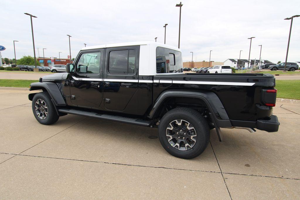 new 2026 Jeep Gladiator car, priced at $53,910