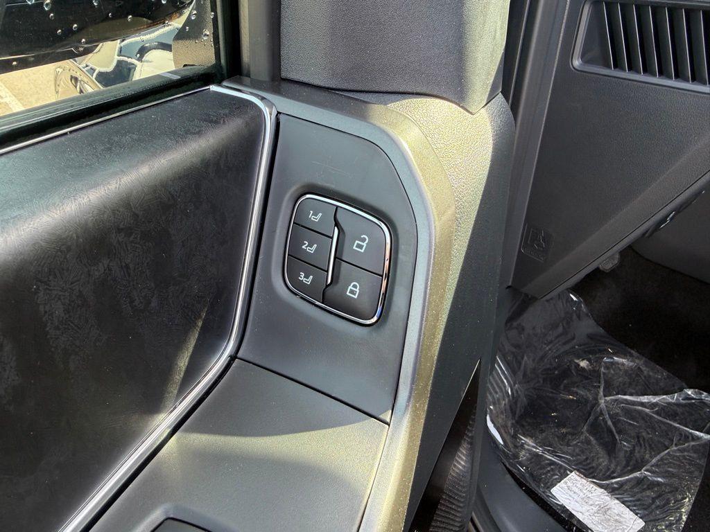 new 2025 Ford F-150 car, priced at $72,615