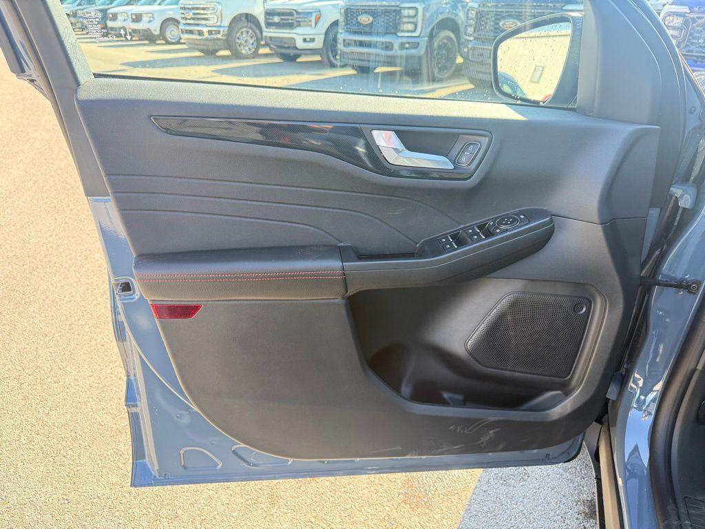 new 2026 Ford Escape car, priced at $28,918