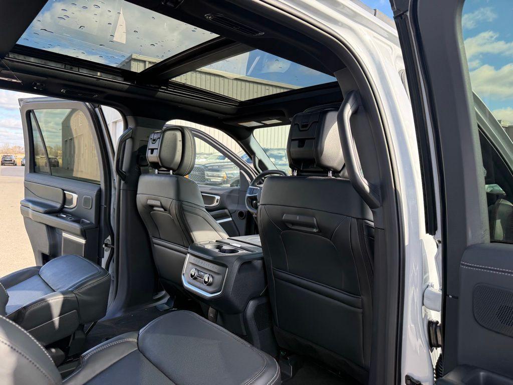 new 2026 Ford Expedition car, priced at $81,220