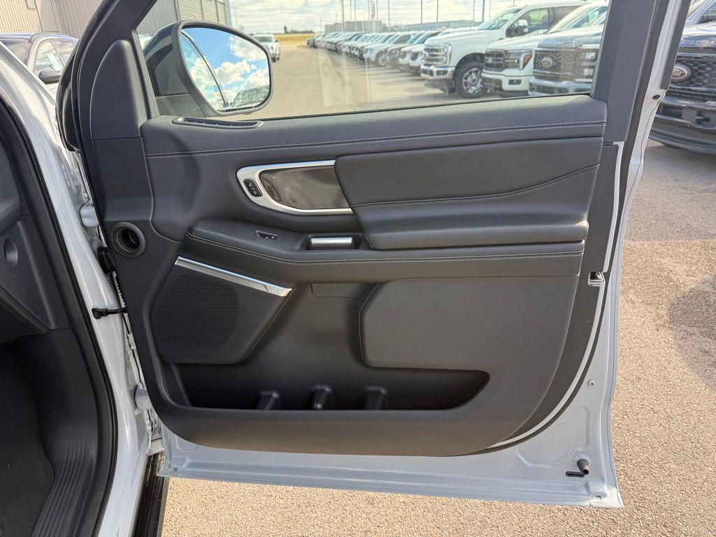 new 2026 Ford Expedition car, priced at $81,220