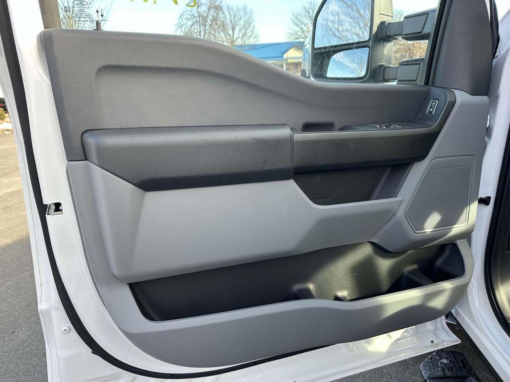 new 2024 Ford F-350 car, priced at $67,644