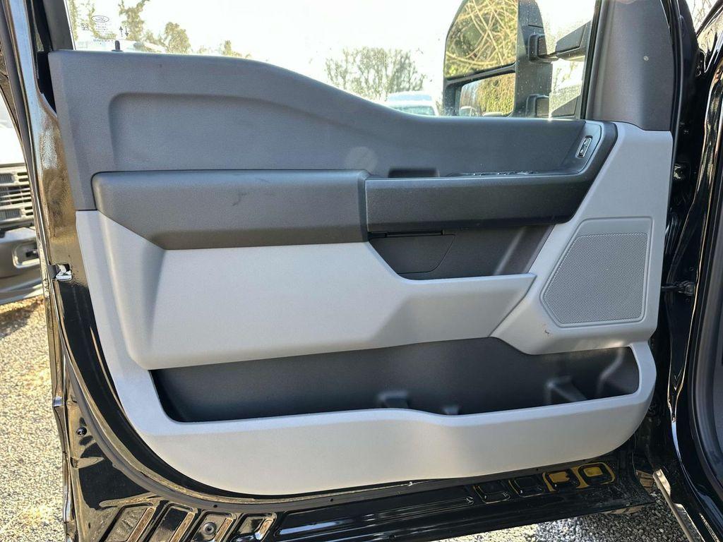 new 2025 Ford F-250 car, priced at $62,090