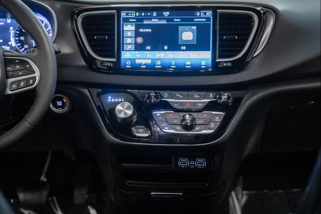 used 2025 Chrysler Pacifica car, priced at $29,999