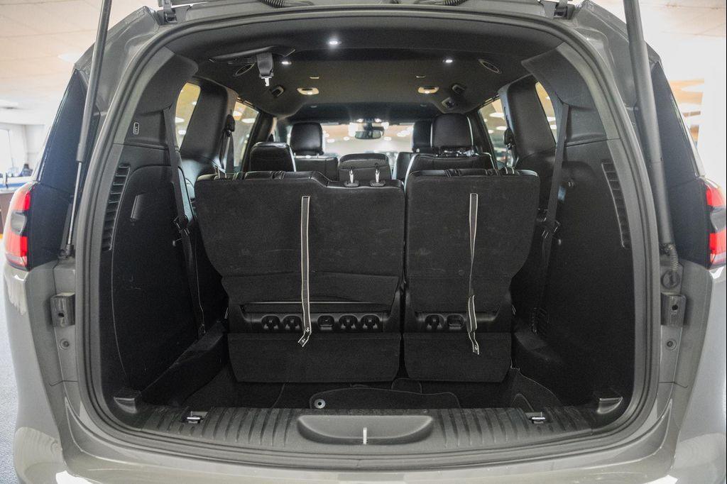 used 2025 Chrysler Pacifica car, priced at $29,999