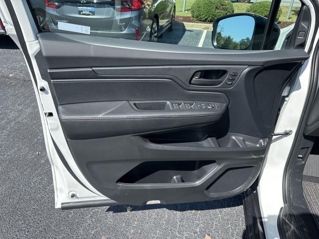 new 2026 Honda Odyssey car, priced at $42,626