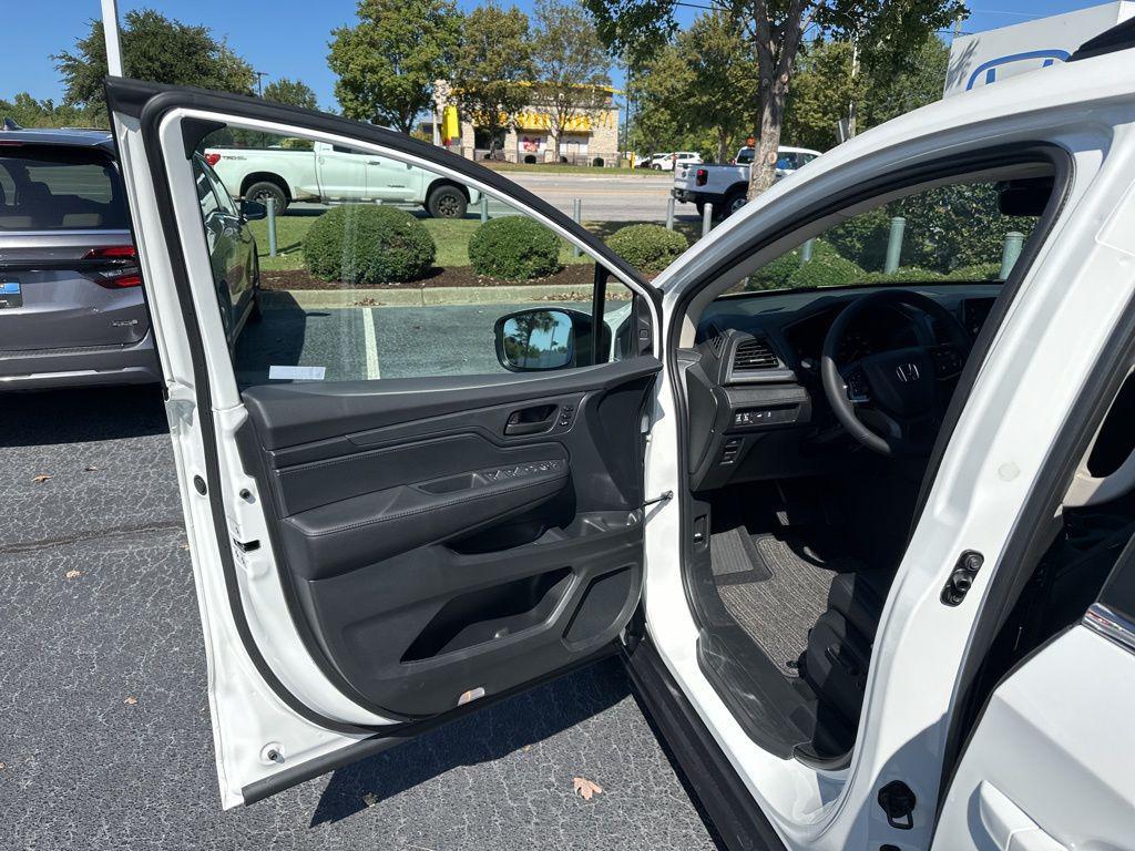 new 2026 Honda Odyssey car, priced at $42,626