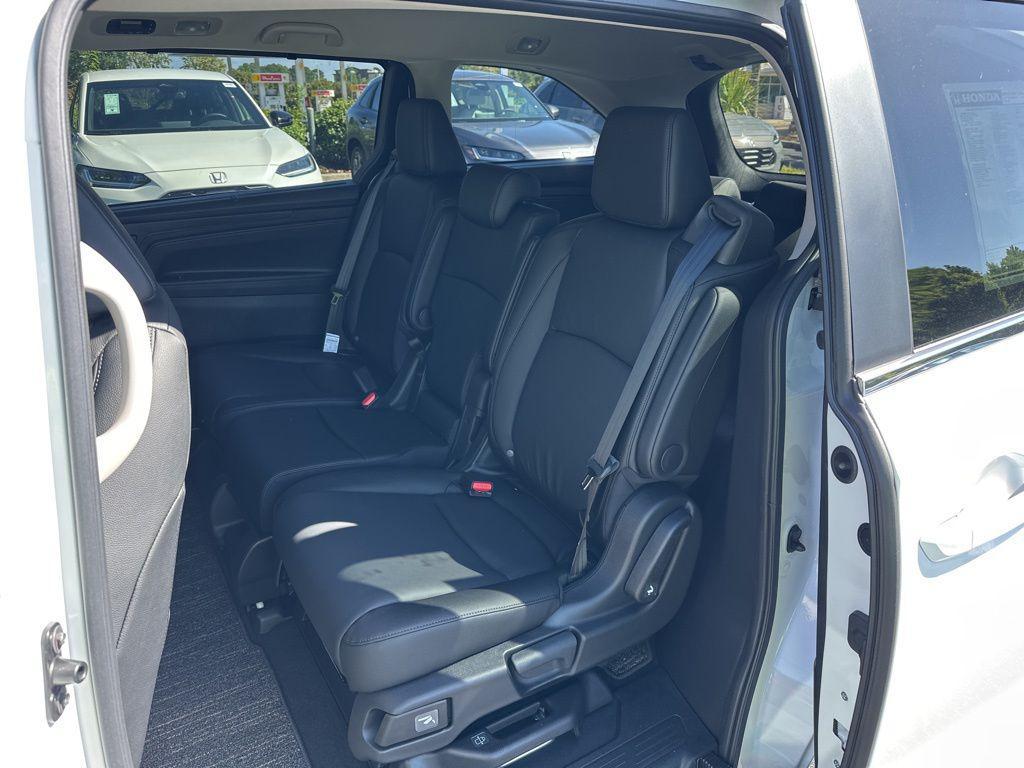new 2026 Honda Odyssey car, priced at $42,626