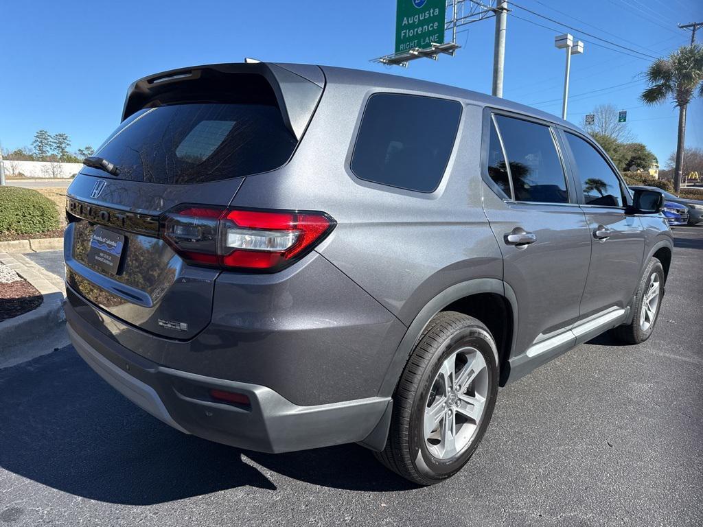 used 2025 Honda Pilot car, priced at $43,000