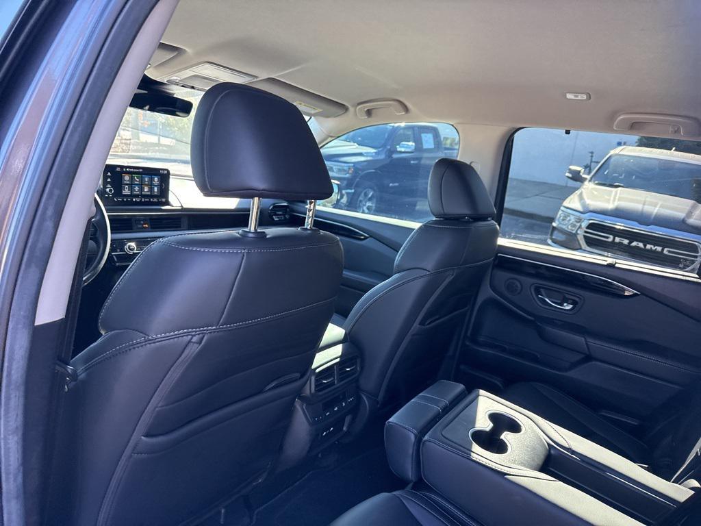 used 2025 Honda Pilot car, priced at $43,000