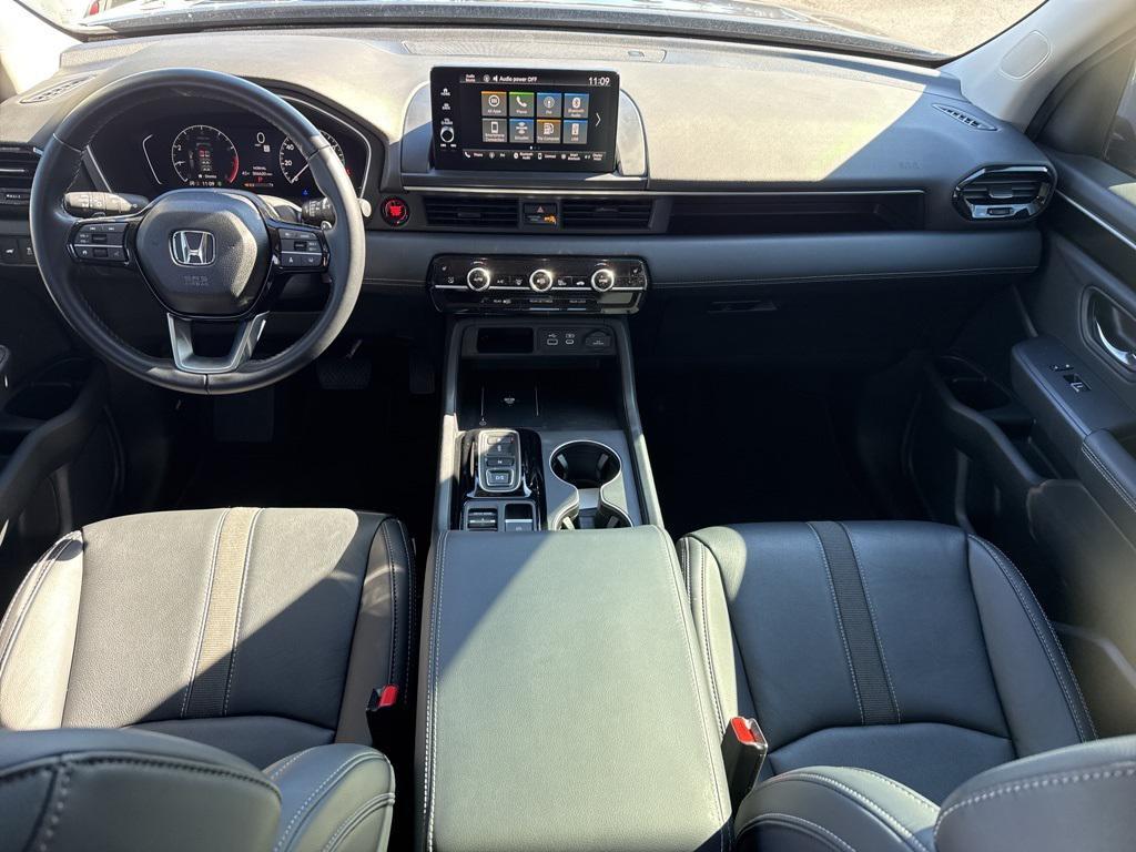 used 2025 Honda Pilot car, priced at $43,000