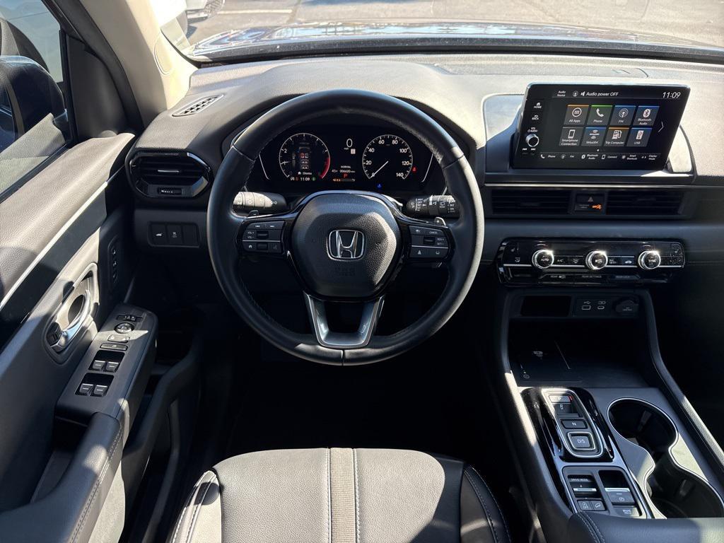 used 2025 Honda Pilot car, priced at $43,000
