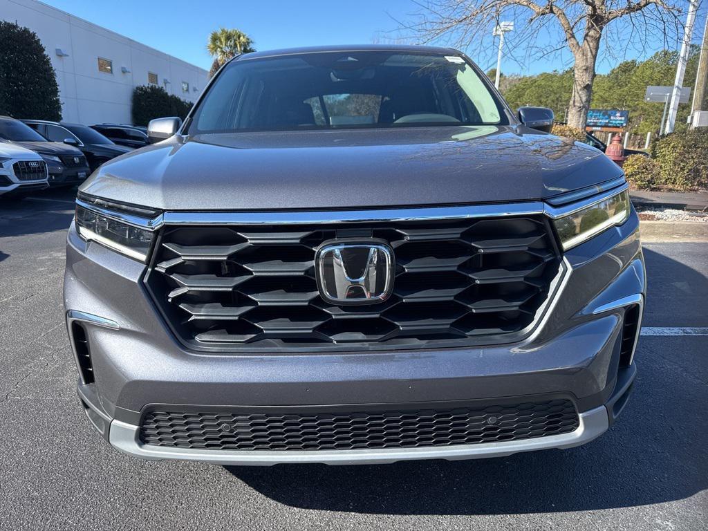 used 2025 Honda Pilot car, priced at $43,000